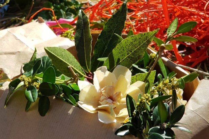 Fiori di stoffa impregnata con cera