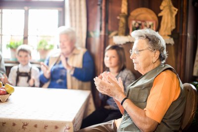 Zwischen Feldarbeit und Fürsorge