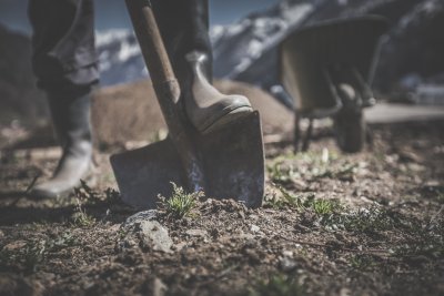 März: Bodenbearbeitung und düngen