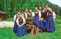 Bäuerinnen in Tracht