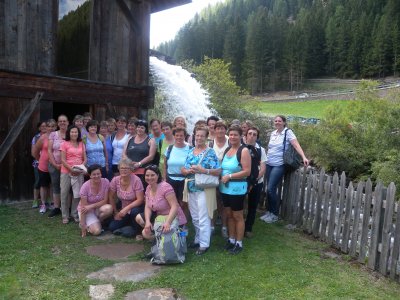 Einige Teilnehmer nach der Besichtigung der Lahnersäge